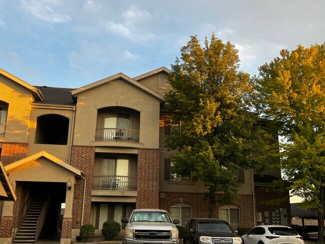 Foto del edificio - 169 S Pleasant Grove Blvd