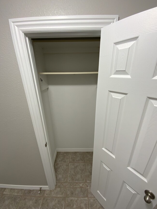 Foyer Closet - 3903 SW Moline Ave