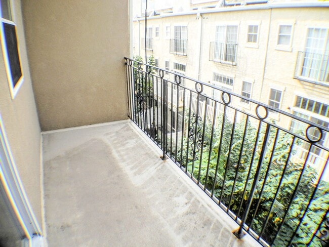 Photo - Graduate Hospital Home