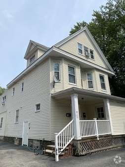 Building Photo - 53 Forest St
