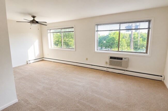 Interior Photo - Foxhall Terrace