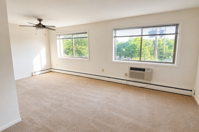 Interior Photo - Foxhall Terrace