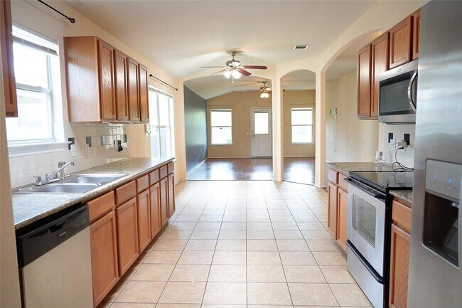 Building Photo - 6017 Nelson Oaks Dr