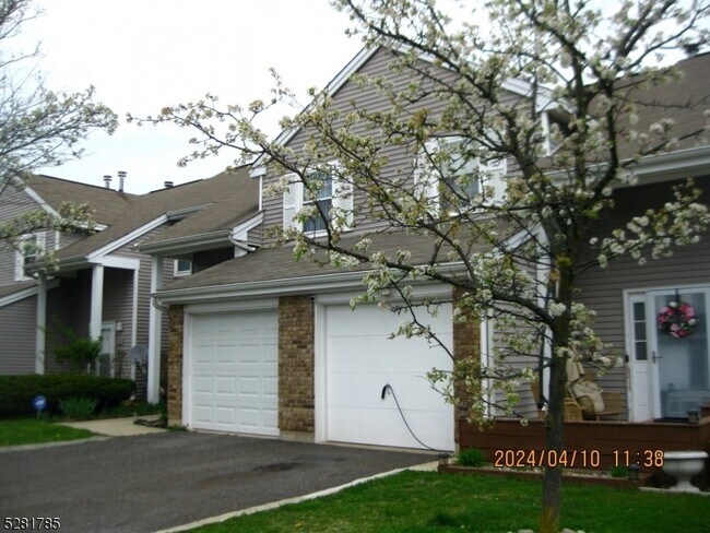Building Photo - 3 Palmetto Ct