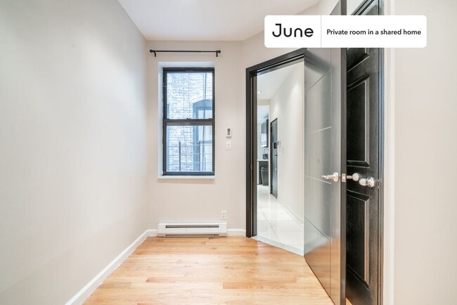 Building Photo - Room in Shared 4 bed/2 bath home
