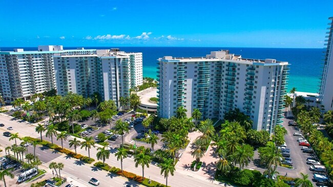 Building Photo - 3901 S Ocean Dr