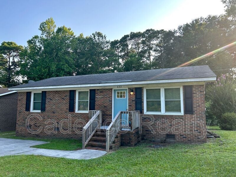 Primary Photo - 432 S Kerr Ave