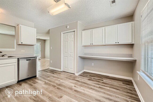 Building Photo - 3915 Cornus Ln