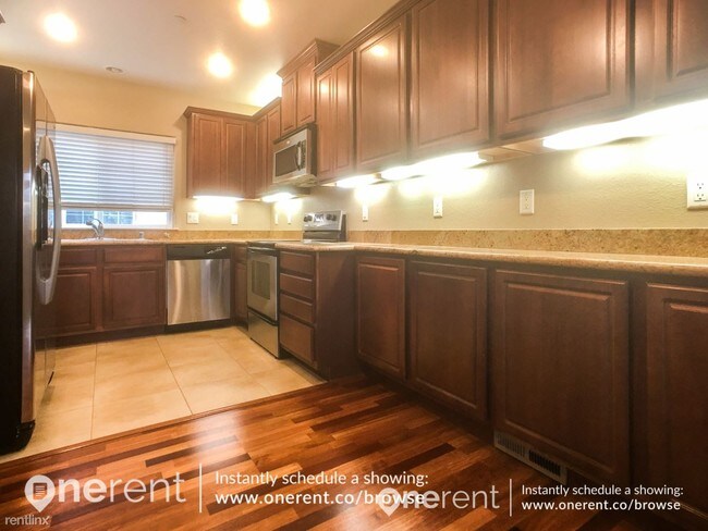 Foto del edificio - 4963 Dent Ave
