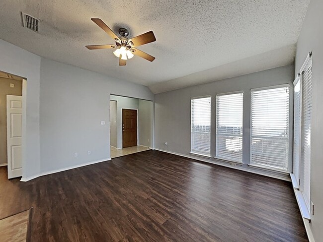 Foto del edificio - 4890 Lodgepole Ln