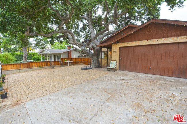 Building Photo - 3630 2nd Ave