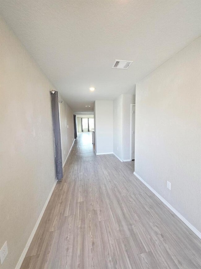 Building Photo - 10799 Prusiner Dr