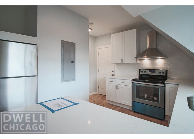 Building Photo - 2731 W Saint Georges Ct
