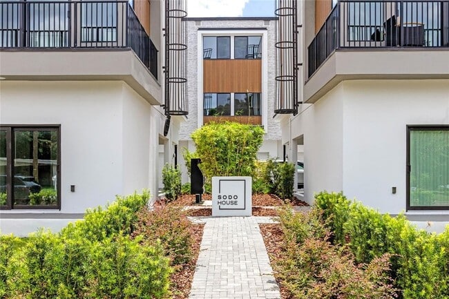 Photo - 48 W Harding St Townhome