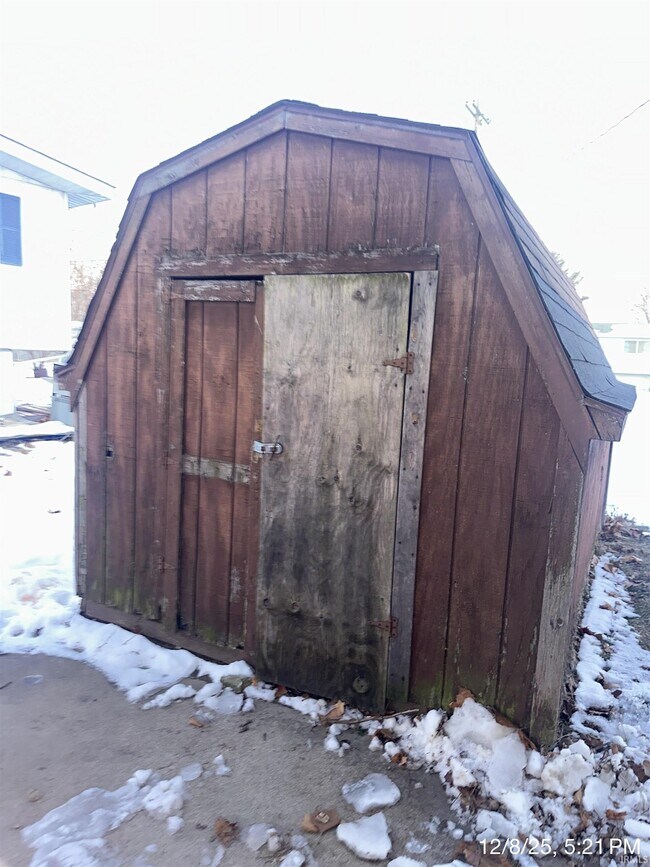 Foto del edificio - 2026 Shaw Ave