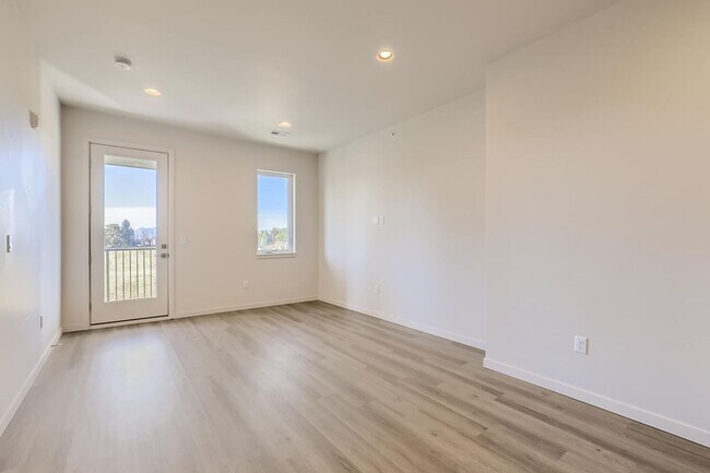 Building Photo - 3830 N Olive Street