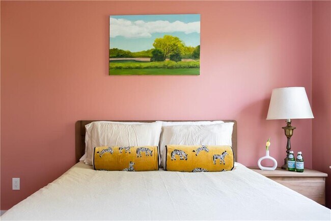 Building Photo - 304 Third Beach Rd