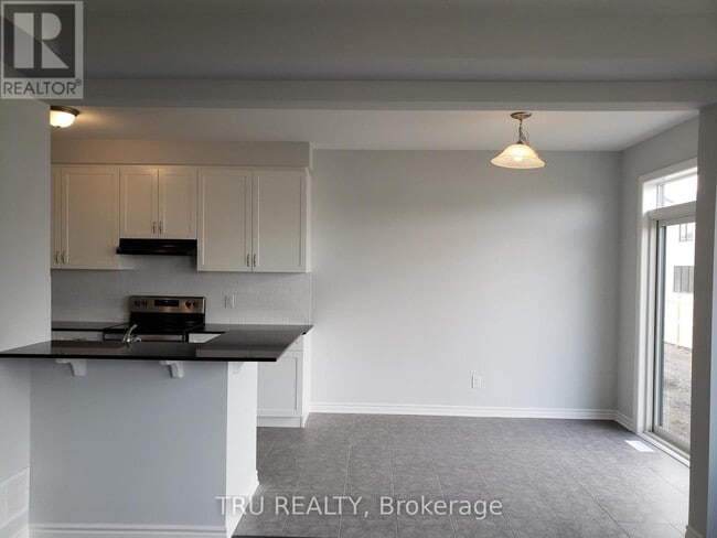 Building Photo - 151 Pictou Cres