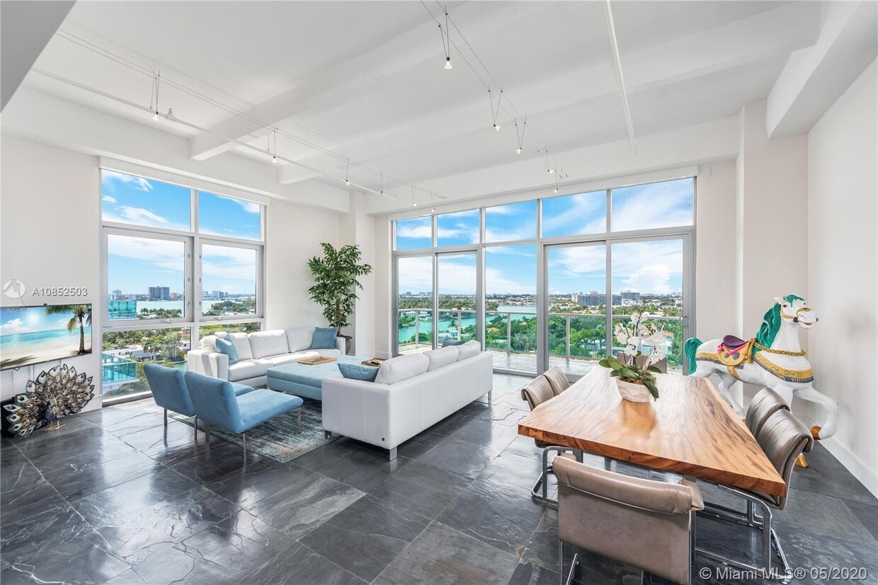Foto principal - 201 Aqua Ave