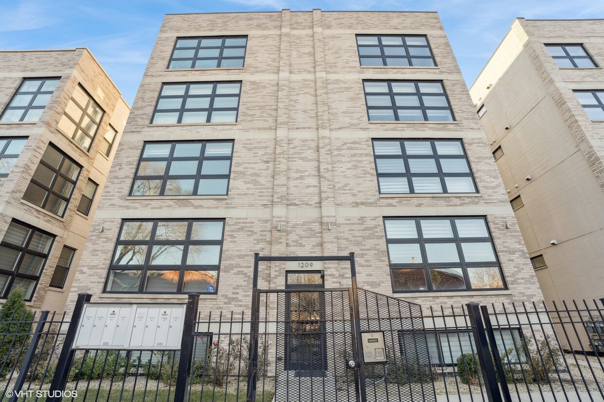 Foto principal - 1209 E 46th St