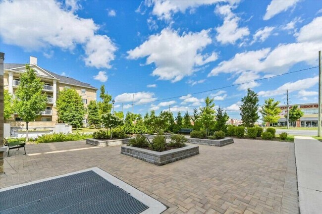 Photo du bâtiment - 7400 Markham Rd