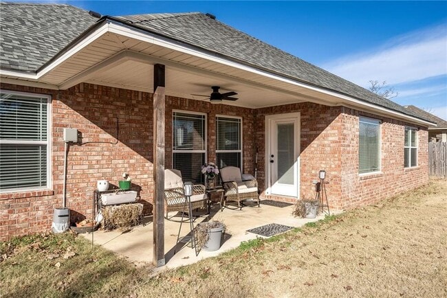 Building Photo - 8915 Southridge Dr