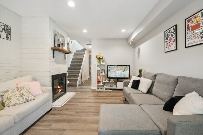 Photo - 534 W Eugenie St Townhome