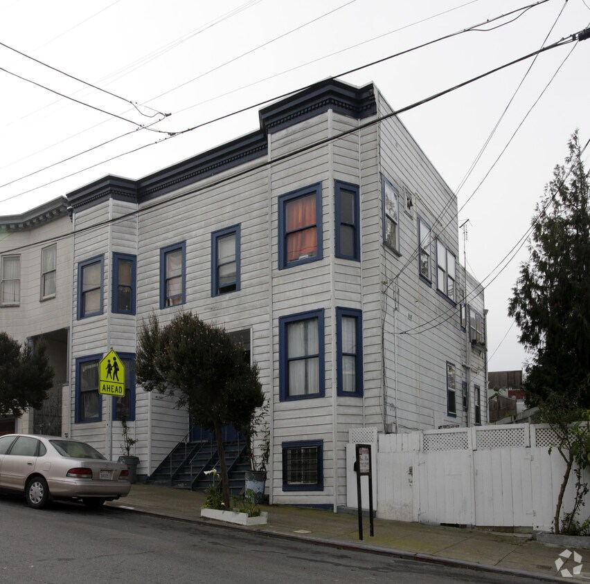 Primary Photo - 2 Appleton Ave
