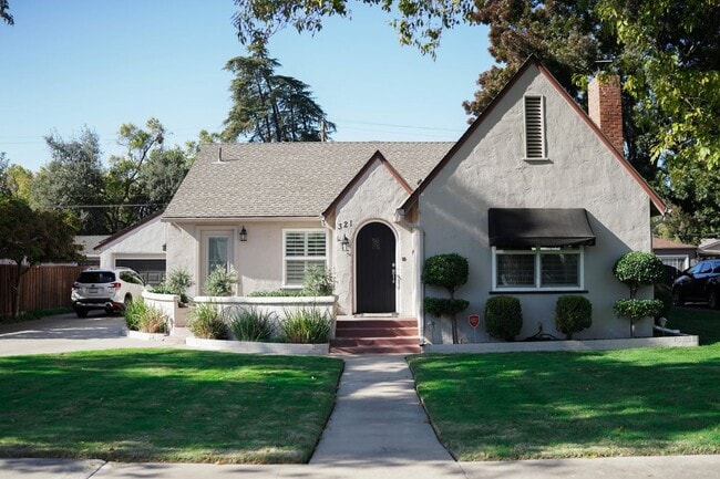 Building Photo - 321 Las Palmas Ave