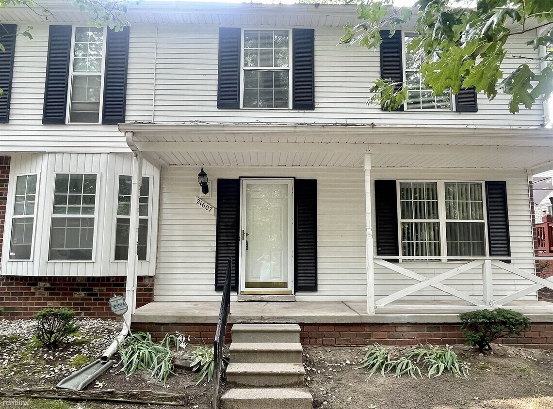 Primary Photo - 3 br, 2.5 bath Townhome - Fully renovated ...