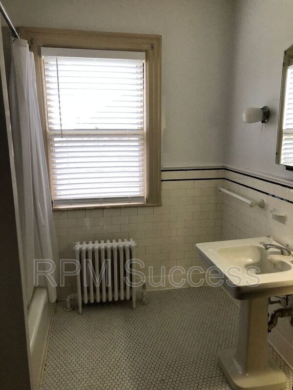 Foto del edificio - 2083 Acushnet Ave