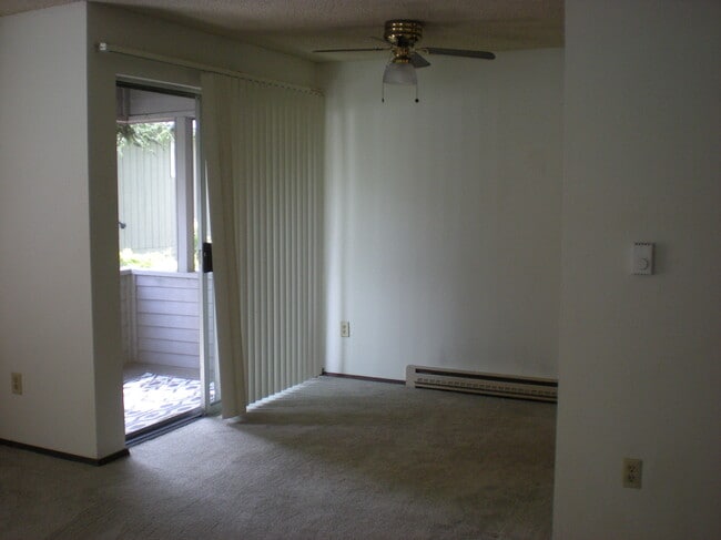 Building Photo - 909 SW Holden St