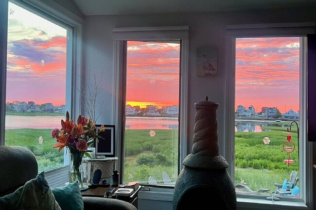 Building Photo - 6 Ivy Ln