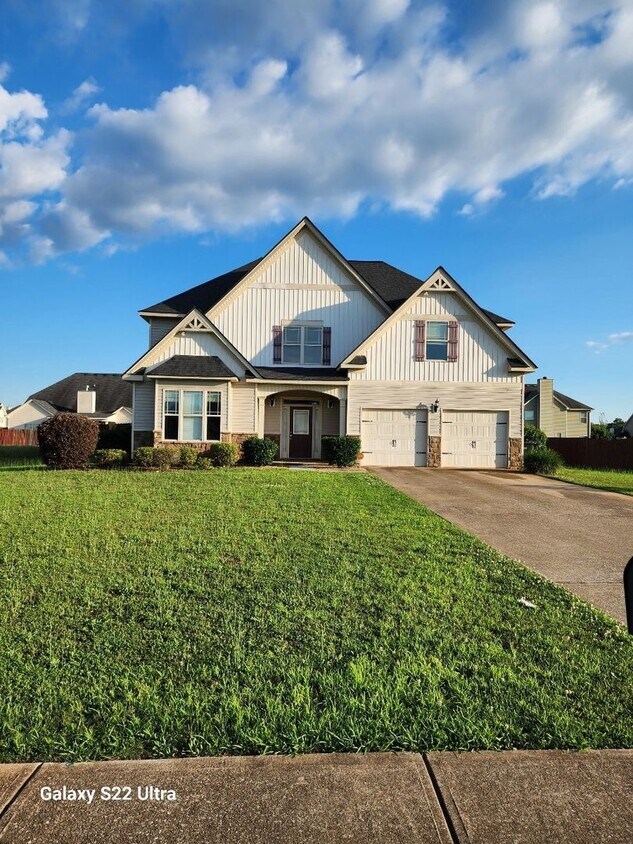 Primary Photo - 5 bedroom 3.5 bath
