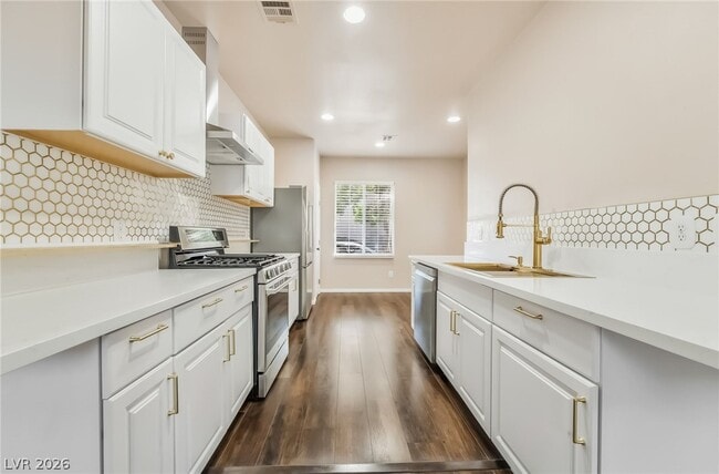 Building Photo - 10471 Masons Creek St