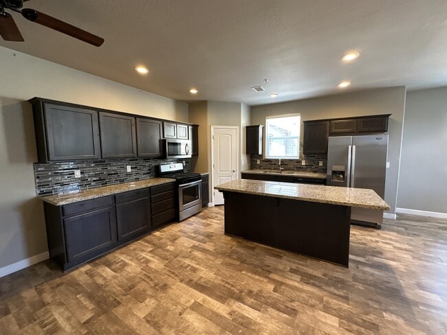 Building Photo - 2465 W Cripple Creek Dr