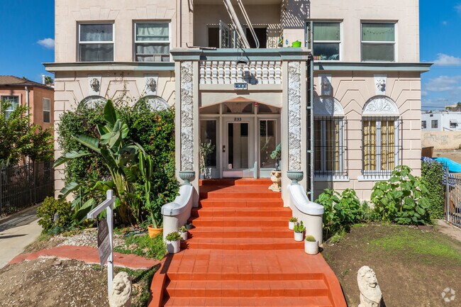 Foto del edificio - 833 S Mariposa Ave