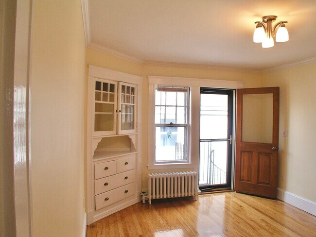 Foto del edificio - 24 Montgomery St