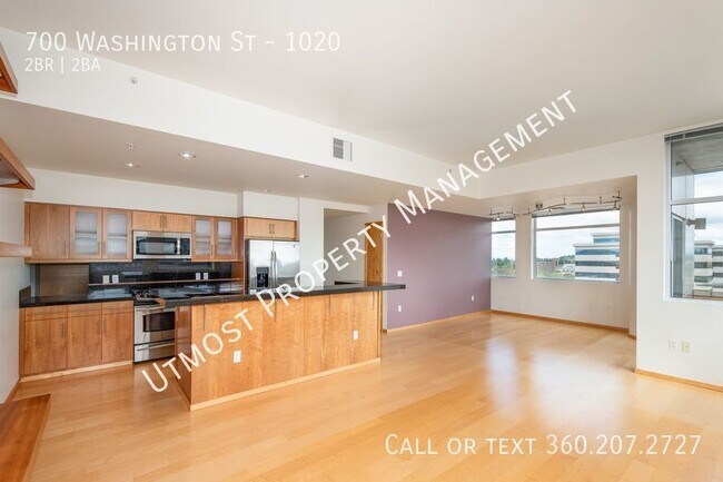 Building Photo - 2BD Luxury Condo 10th Floor Penthouse Suit...