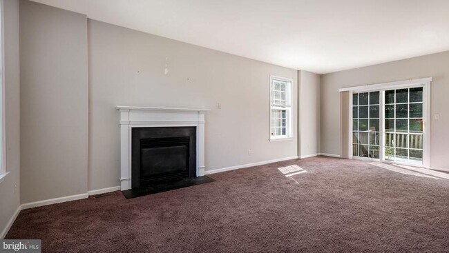 Building Photo - 24 Duttonview Dr