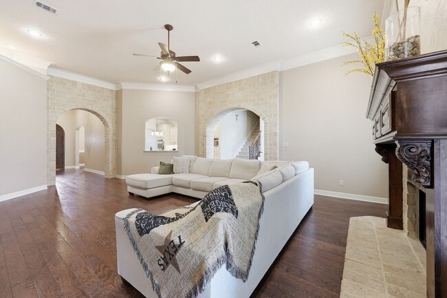 Foto del edificio - 6470 Claybourn Dr