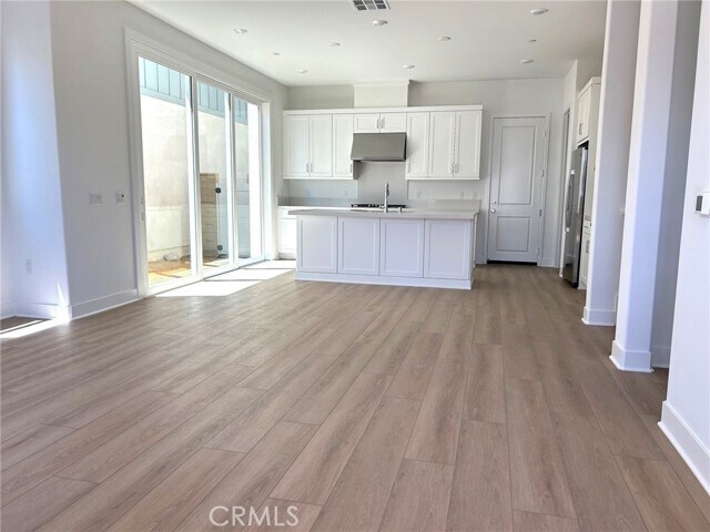 Building Photo - 309 Loon
