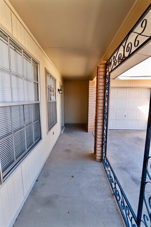 Building Photo - 6925 Escondido Dr