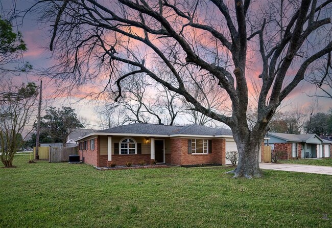 Foto del edificio - 2626 Hillshire Dr