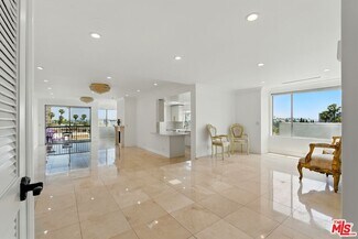 Building Photo - 321 N Oakhurst Dr