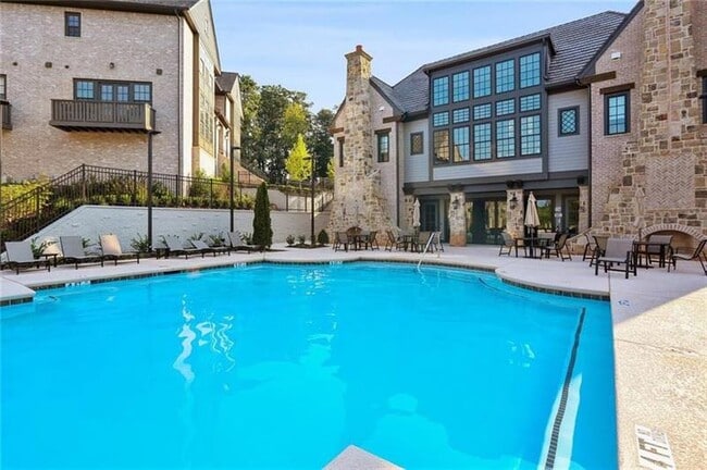 Building Photo - 6613 Encore Blvd