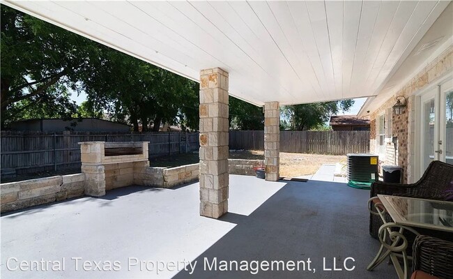 Building Photo - 3 br, 2 bath House - 1609 Fox Tr
