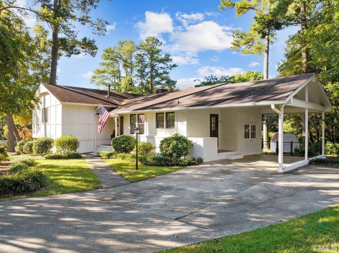 4901 Yadkin Dr, Raleigh, NC 27609