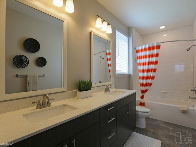 Foto del edificio - 934 Warehouse Rd