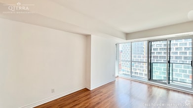 Building Photo - 445 Laurier Av W